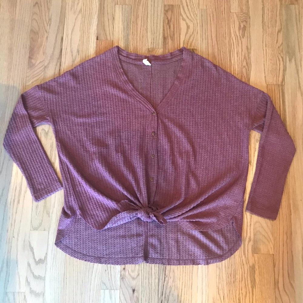 Waffle knit lightweight spring top!
